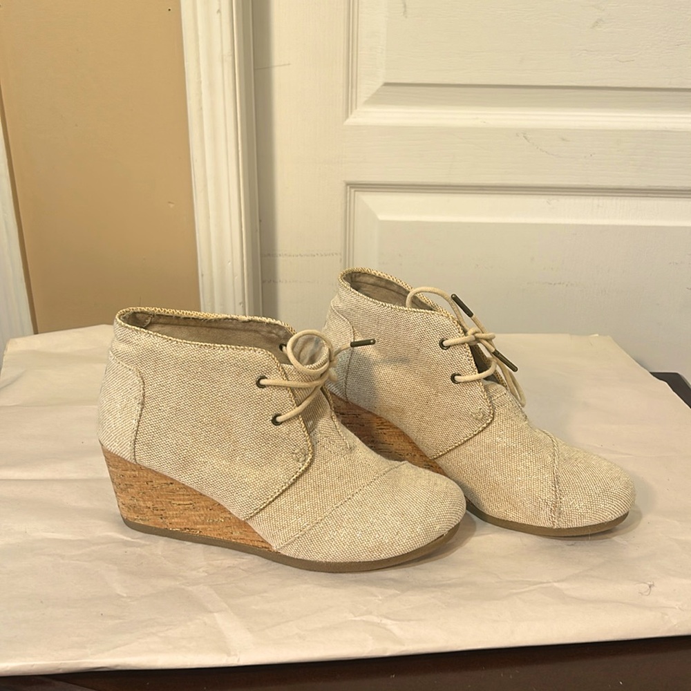 TOMS DESERT WEDGE BOOTS LINEN CORK SPARKLEY SIZE 9